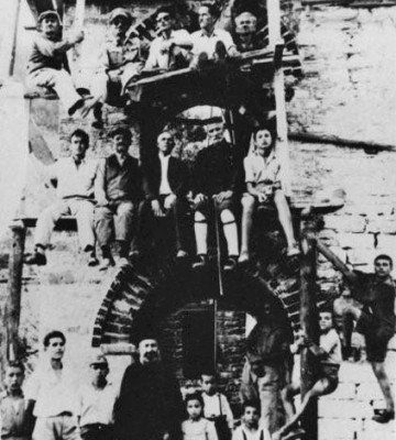 Ανέγερση παλιού καμπαναριού
