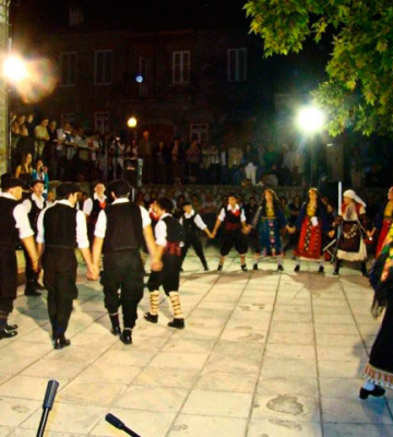 Το χορευτικό των Ελληνοαμερικανών από το Seattle.