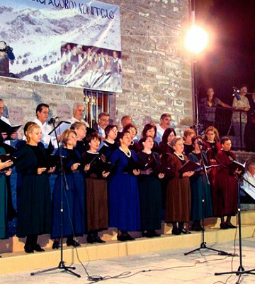 H χορωδία του Λυκείου Ελληνίδων Καλαμάτας.