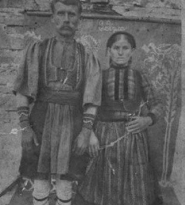 Ο Γούλα Φώτης με τη γυναίκα του Πανελόπη 1927.