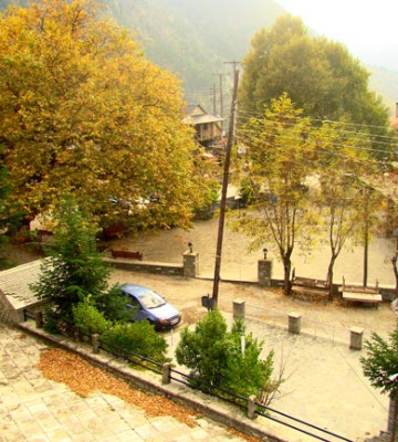 Η πλατεία του χωριού.